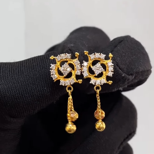 Gold earrings-https://media.vyaparify.com/vcards/products/405034/product_1762595185_690f11712d04f.png Image