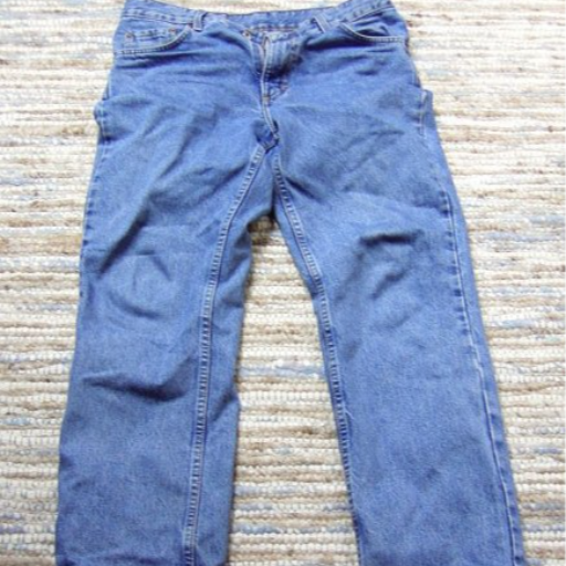 Straight jeans-https://media.vyaparify.com/vcards/products/408996/product_1762954613_69148d75ad65e.png Image