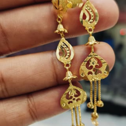 Gold earrings-https://media.vyaparify.com/vcards/products/412974/product_1763126743_69172dd7abb57.png Image