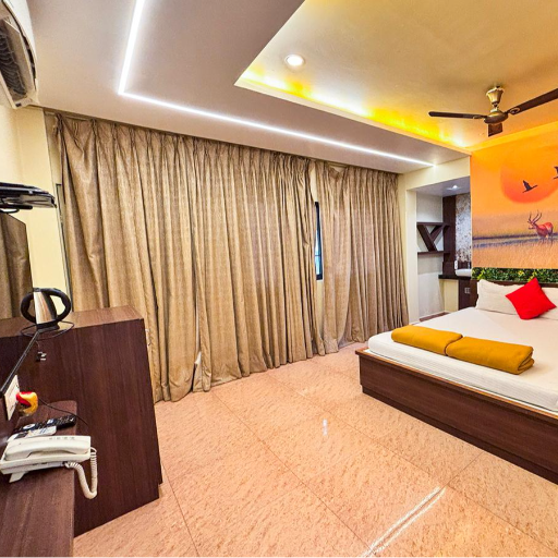 Delux Room Available-https://media.vyaparify.com/vcards/products/417012/product_1763444459_691c06ebdf93c.png Image