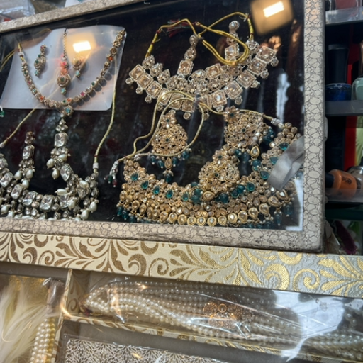  neckless THE AMERICAN JEWELERY JAURA GATE ATTARIBAZAR OPP KULFI WALA