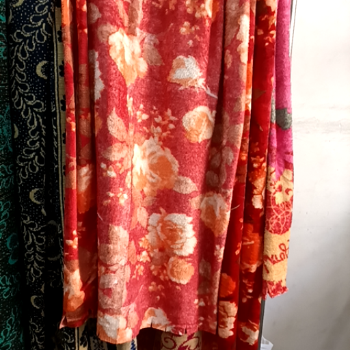 SHAWL-https://media.vyaparify.com/vcards/products/425777/product_1763979623_6924316700e99.png Image