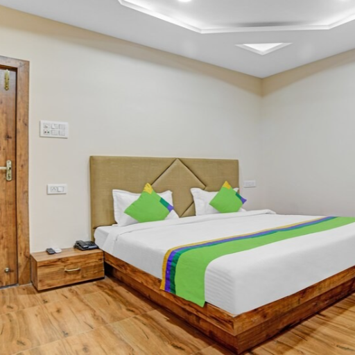  Basic Room HOTEL NIRVANA ELITE 1004 SUDAMA NAGARSECTOR A FOOTIKOTHI CHOURAHA NEAR DOMNOS SERVICES ROAD