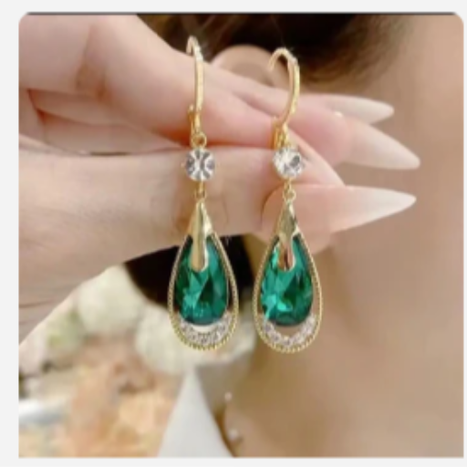 Tear drop Green Earring