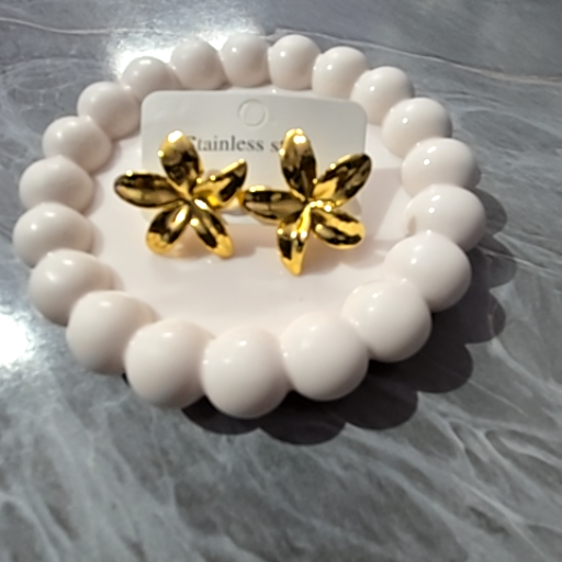 Anti Tarnish flower earrings