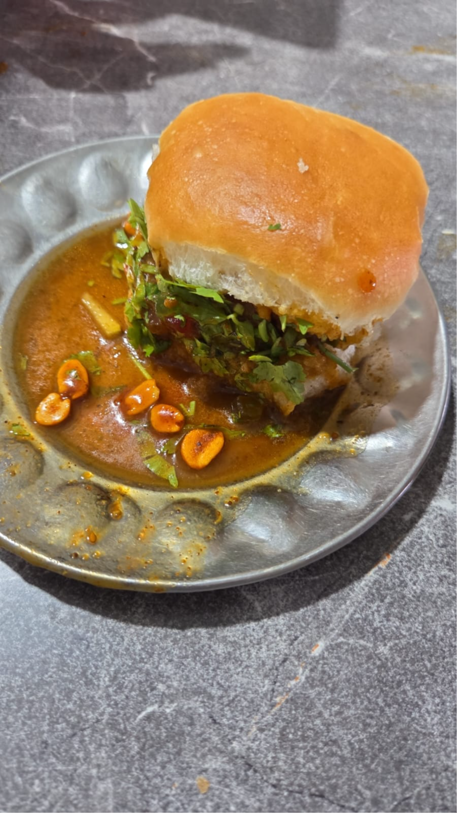 Mama Dabeli in Bhuj: Authentic Dabeli with a Fusion of Spicy, Sweet, and Tangy Flavors-https://media.vyaparify.com/vcards/products/448237/product_1765364317_6939525d40295.png Image