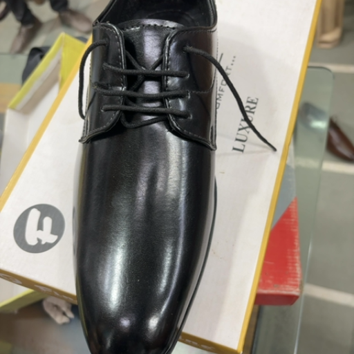 Shoes-https://media.vyaparify.com/vcards/products/448421/product_1765372592_693972b0427b4.png Image