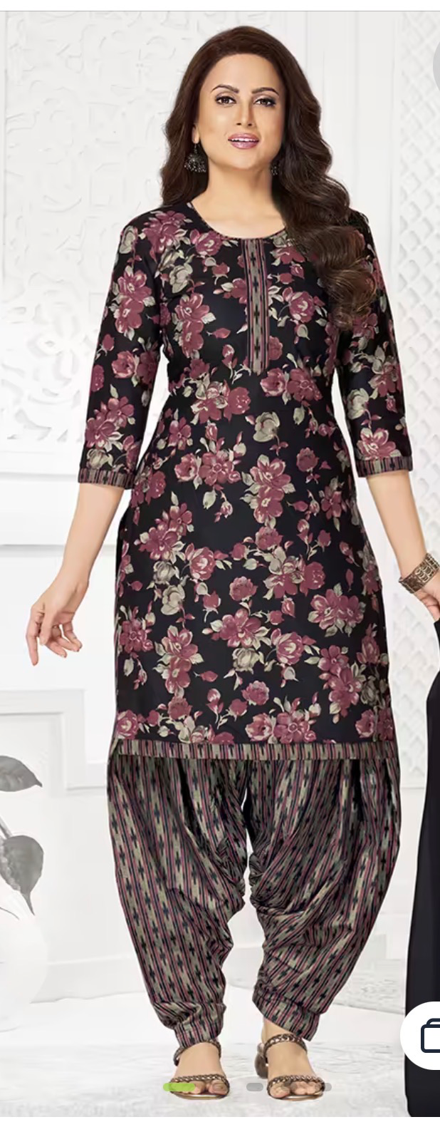 Floral Kurti with Patiala in Tarn Taran - Style and Comfort-https://media.vyaparify.com/vcards/products/449380/product_1765442447_693a838f3150a.png Image