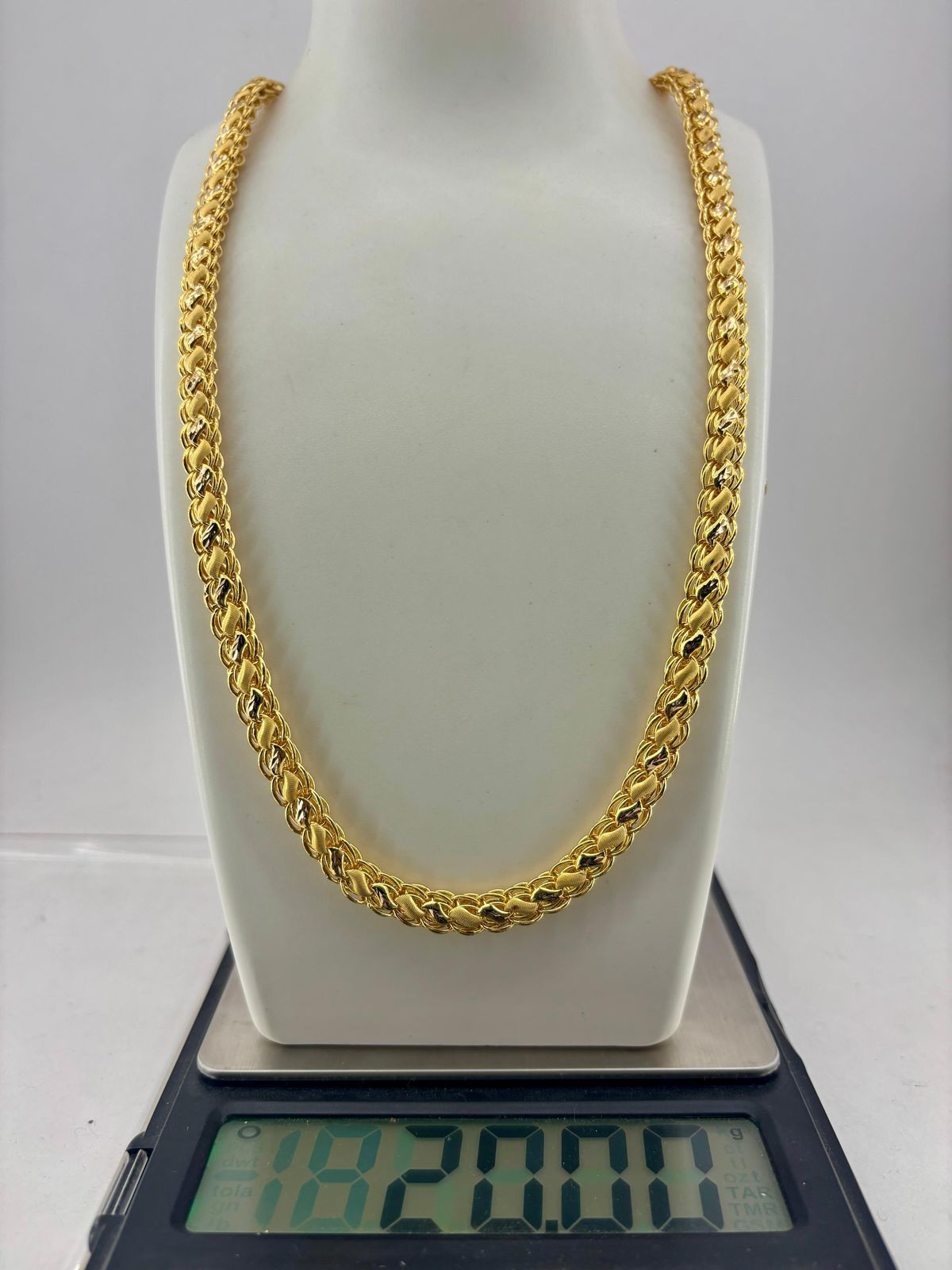 Jewelry/Necklace in Thane: Classic Gold Plated Chain Necklace-https://media.vyaparify.com/vcards/products/450246/product_1765460647_693acaa7a6c12.png Image
