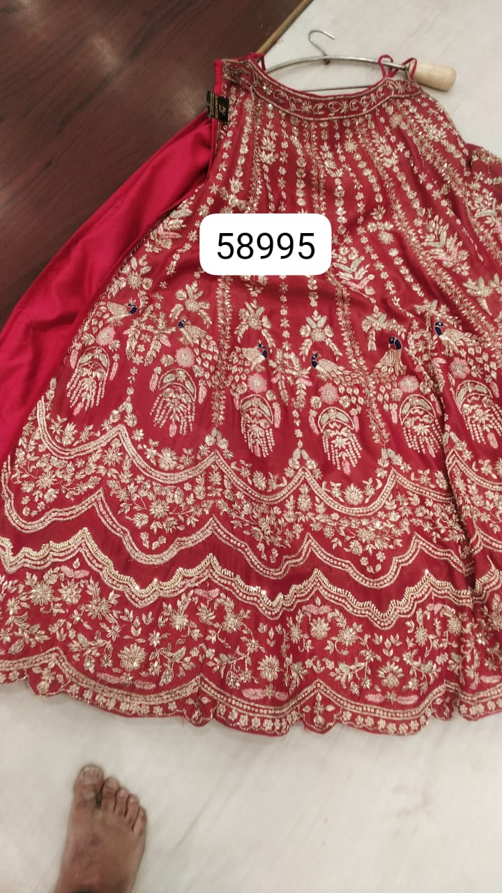 Bridal Lehnga in Raja Park: Elevate Your Style with Ethnic Elegance-https://media.vyaparify.com/vcards/products/453196/product_1765634254_693d70ce9d0ec.png Image