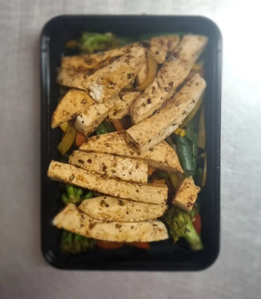 Garlic Butter Grilled Chicken  With Herbed Potato And Vegetables Delicious & Nutritious-https://media.vyaparify.com/vcards/products/454055/product_1765784449_693fbb81a6560.png Image