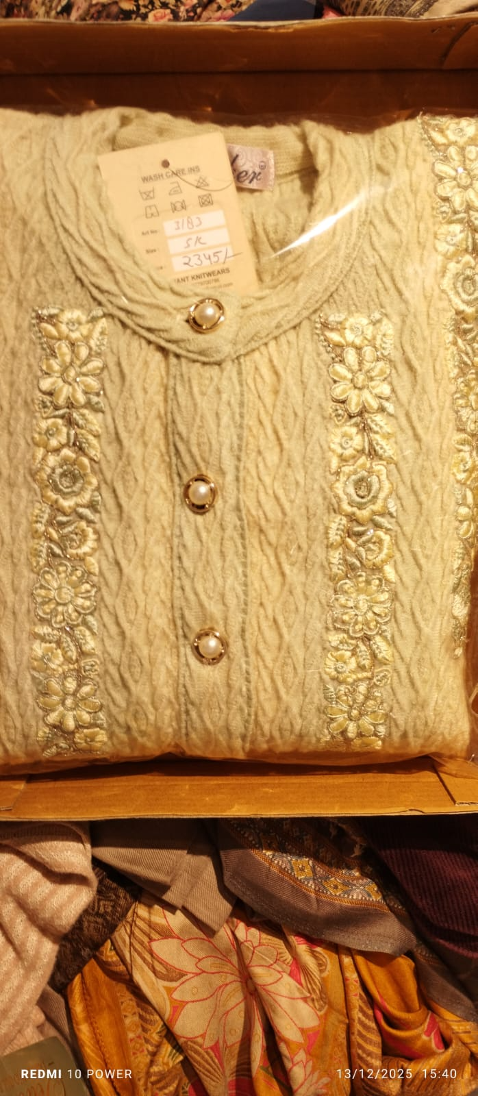 Ladies Cardigan Sweater in Pallavpuram - Stay Cozy and Stylish-https://media.vyaparify.com/vcards/products/455063/product_1765802043_6940003beecd4.png Image