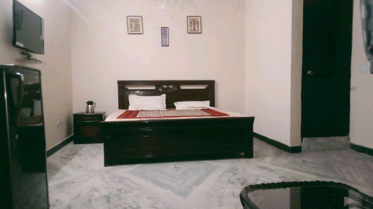 PG Rooms in Gurugram: Affordable and Convenient Living Spaces-https://media.vyaparify.com/vcards/products/455423/product_1765864253_6940f33dcfa69.png Image