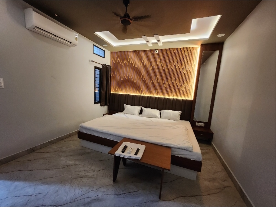 Luxury Hotel Double Bed Deluxe Room in Shop 56 C O Hotel Shree Sanwaliya-https://media.vyaparify.com/vcards/products/457886/product_1765963826_694278324c2da.png Image