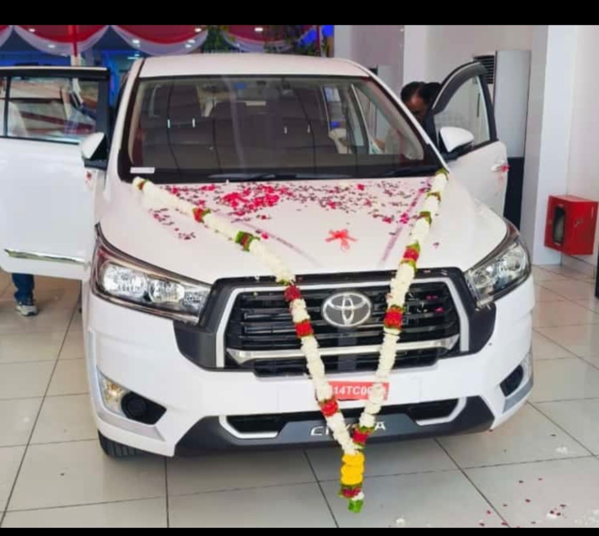 Toyota Innova Crysta in Jaipur: Spacious and Reliable MPV-https://media.vyaparify.com/vcards/products/458462/product_1765972026_6942983ab72de.png Image