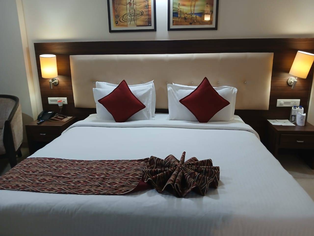 Luxury Hotel: Presidential Suite Room in Sanand - Ultimate Comfort-https://media.vyaparify.com/vcards/products/458468/product_1765972076_6942986c15ad2.png Image