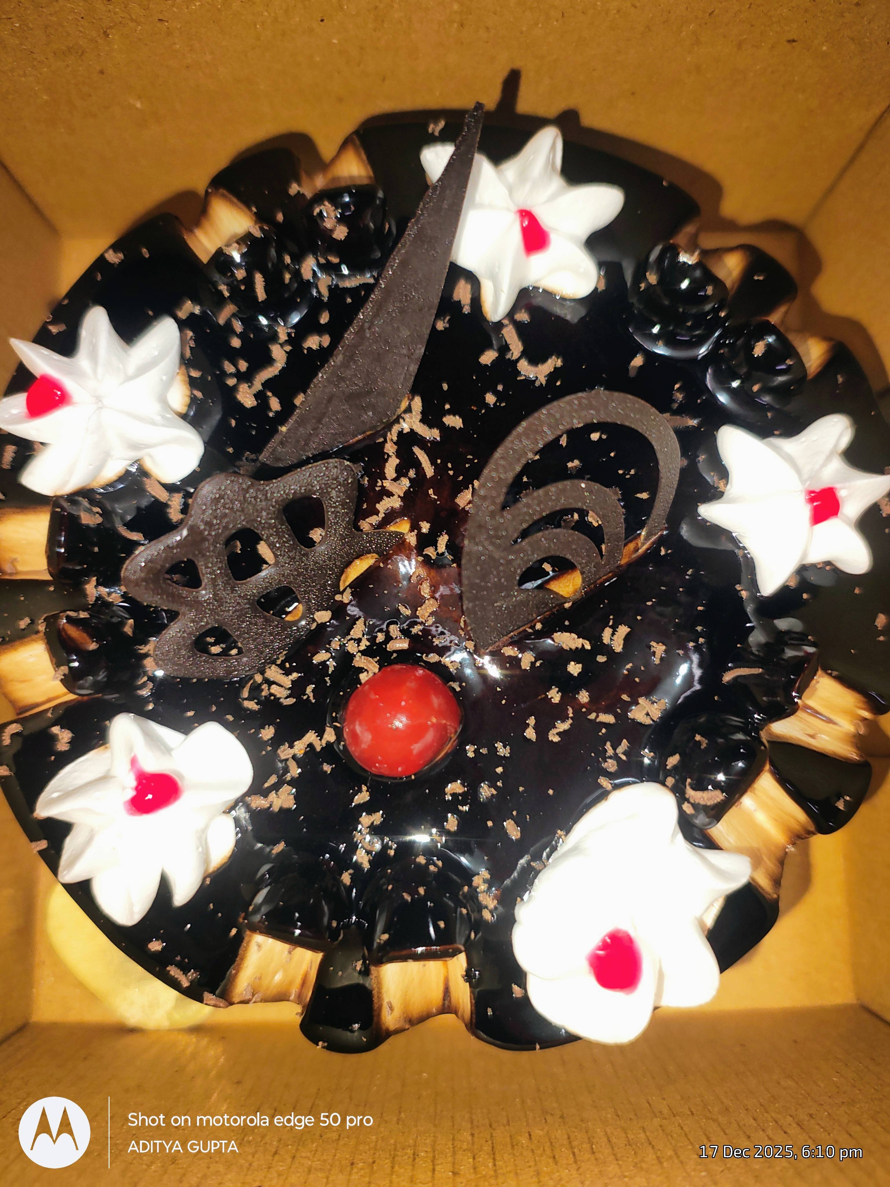 Cake in HASHANGANJBACHHRWANNEAR GRMIN BANK for Celebrating Birthdays-https://media.vyaparify.com/vcards/products/460264/product_1766052085_6943d0f57c38f.png Image