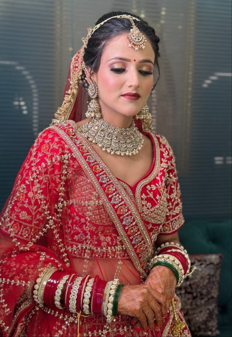 Bridal Makeup in Jagdalpur - Enhance Your Beauty-https://media.vyaparify.com/vcards/products/461745/product_1766127907_6944f923023ac.png Image