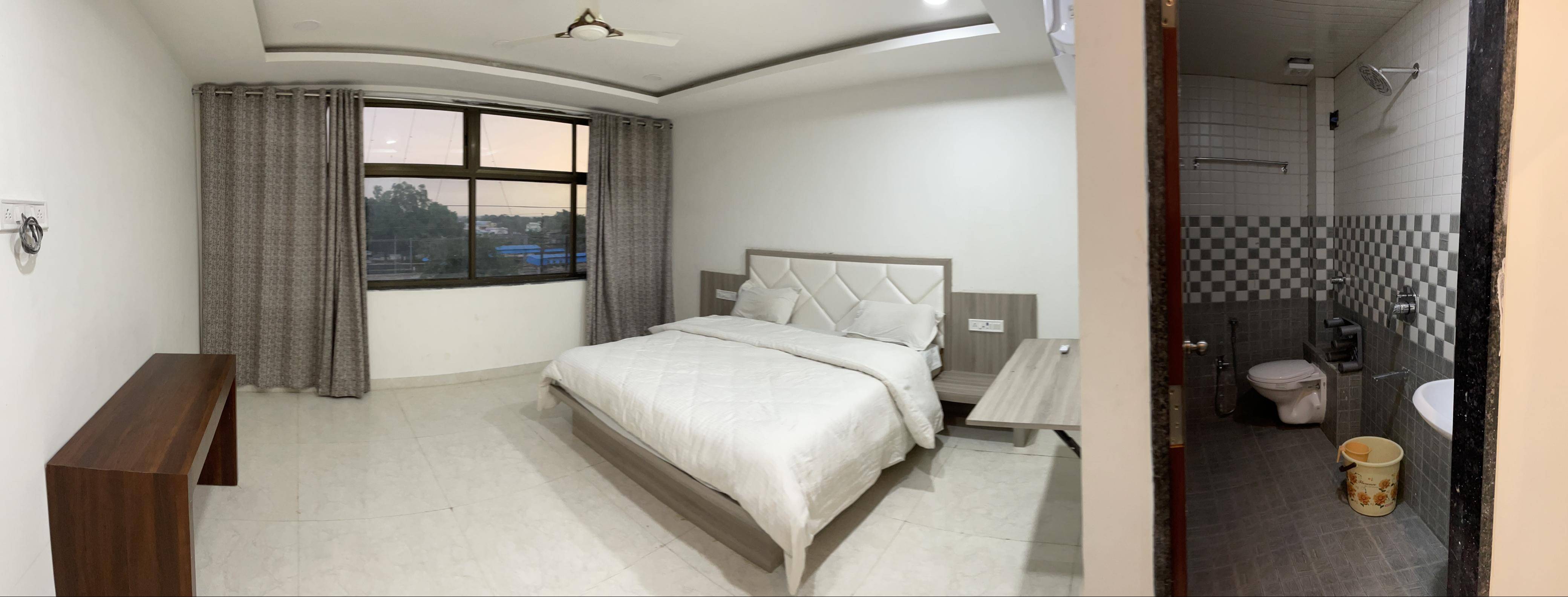 Standard Corporate/Business Room in Seoni Proad Elevating Professionalism-https://media.vyaparify.com/vcards/products/462299/product_1766135831_69451817cb420.png Image