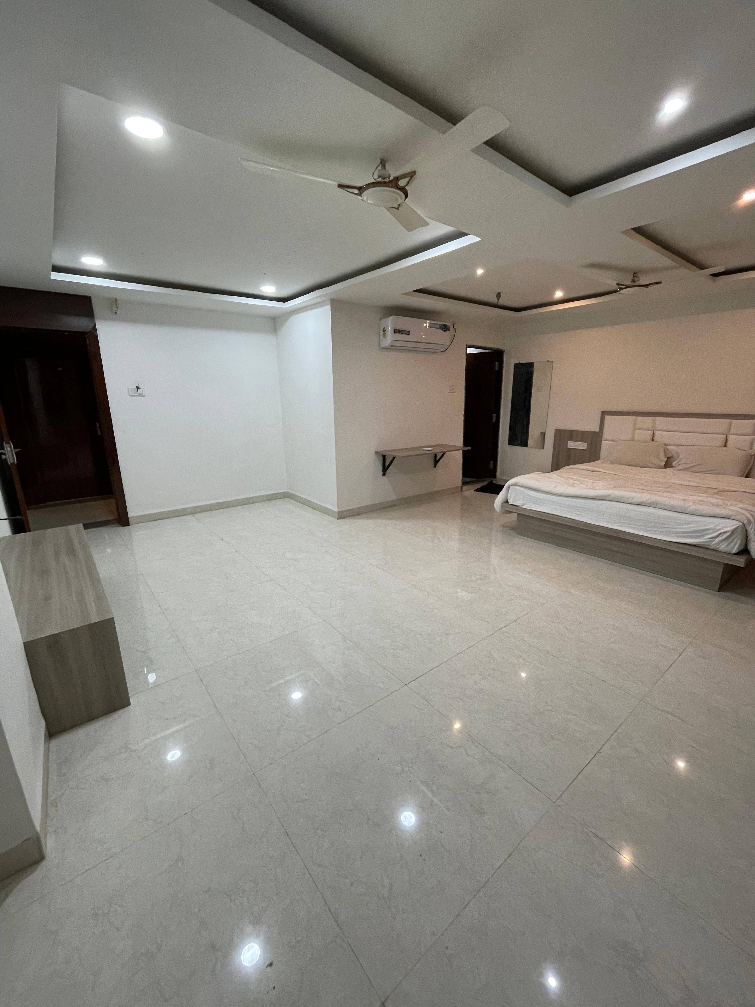 Delux Family Room in Seoni Proad - Spacious Comfort for Family Vacations-https://media.vyaparify.com/vcards/products/462327/product_1766136297_694519e915ed8.png Image