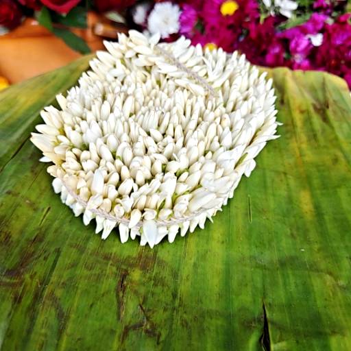 Maligge Flower Stoll in Byndoor: Affordable Price-https://media.vyaparify.com/vcards/products/463450/product_1766212909_6946452dd2f46.png Image