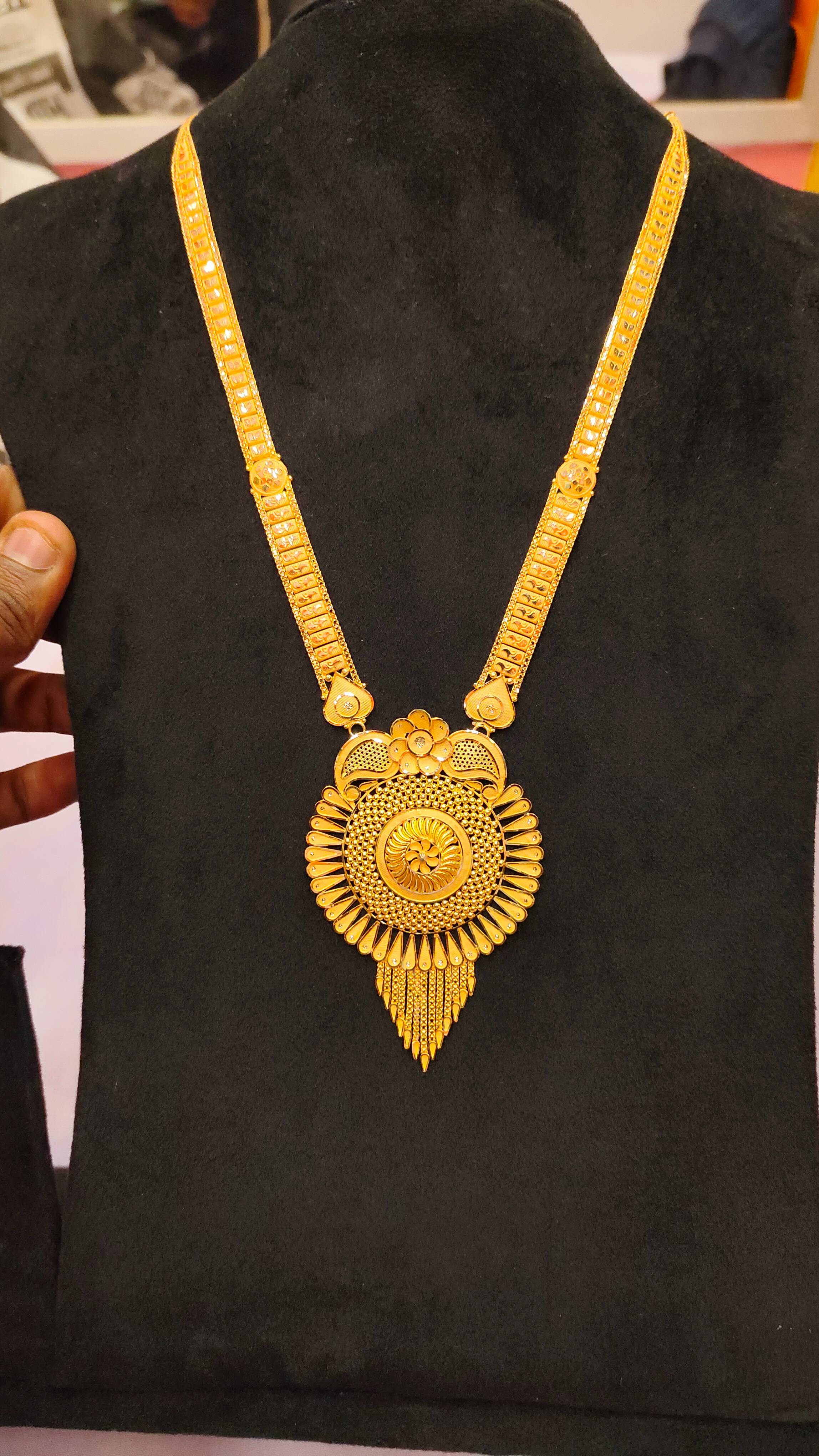 Jewelry/Rani Haar in Dasgarparakadipurgayatri Nagar Dasgarpara Sultanpur - Timeless Elegance-https://media.vyaparify.com/vcards/products/464434/product_1766247849_6946cda937bd8.png Image