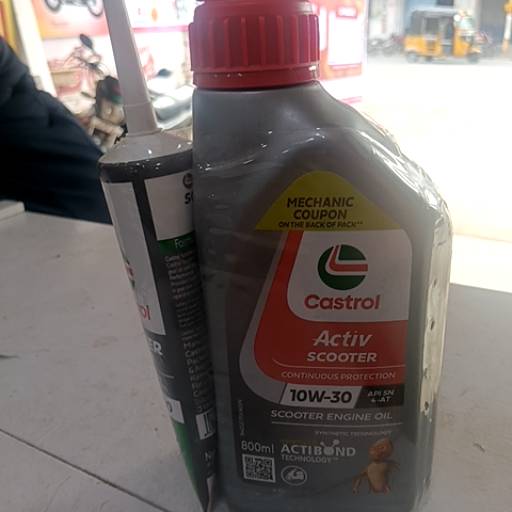  Castrol Oil in   Boost Engine Performance VINAYAKA AUTOMOBILE VINAYAKA  AUTOMOBILE DOOR  NUMBER 112 MSR CIRCLE LANDMARK NEAR MSR THEATRE
