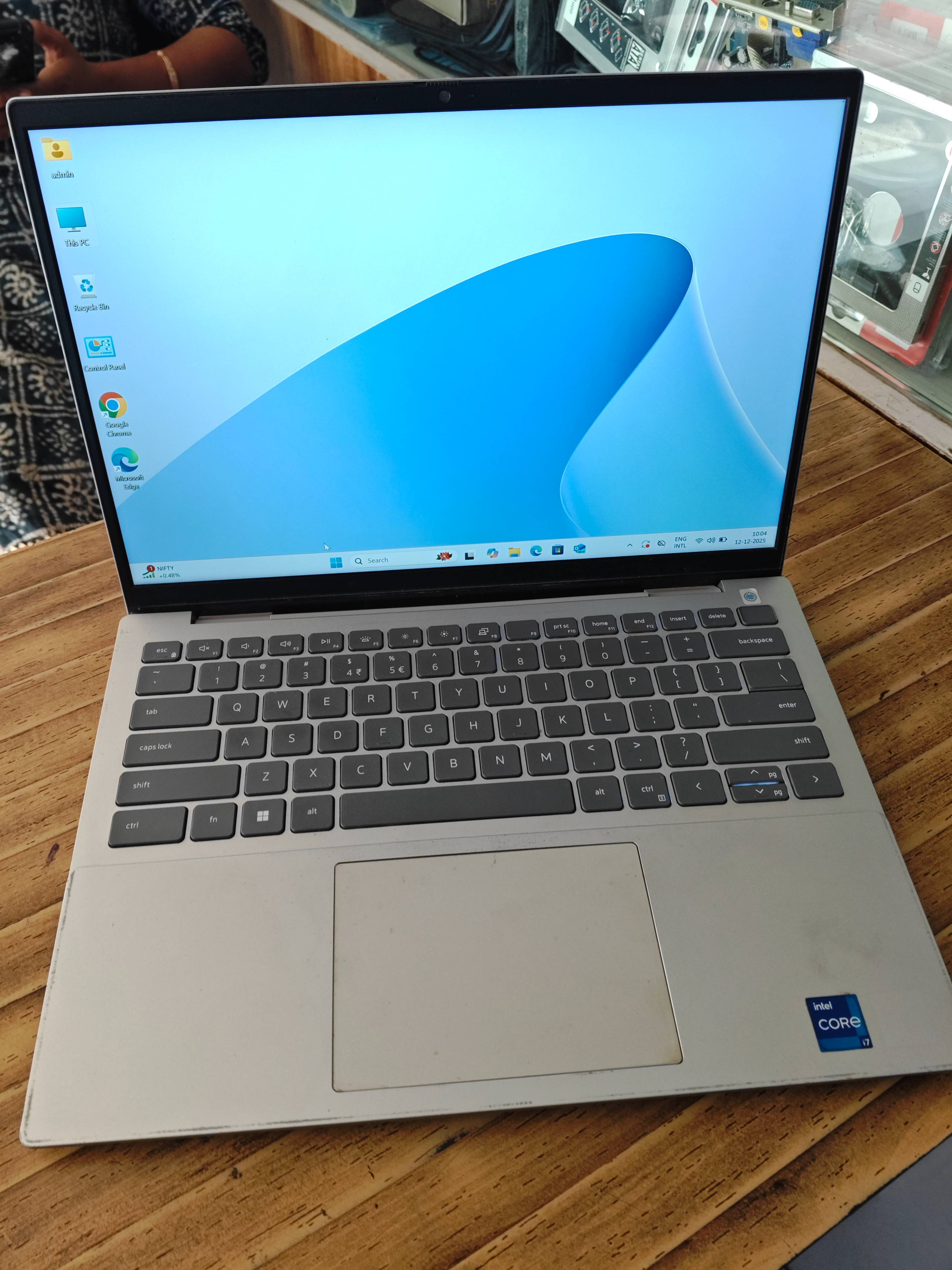 Dell Core i7 Laptop in Makwana Soc Street, Boosted Productivity with 16GB RAM-https://media.vyaparify.com/vcards/products/466623/product_1766517664_694aeba02d601.png Image