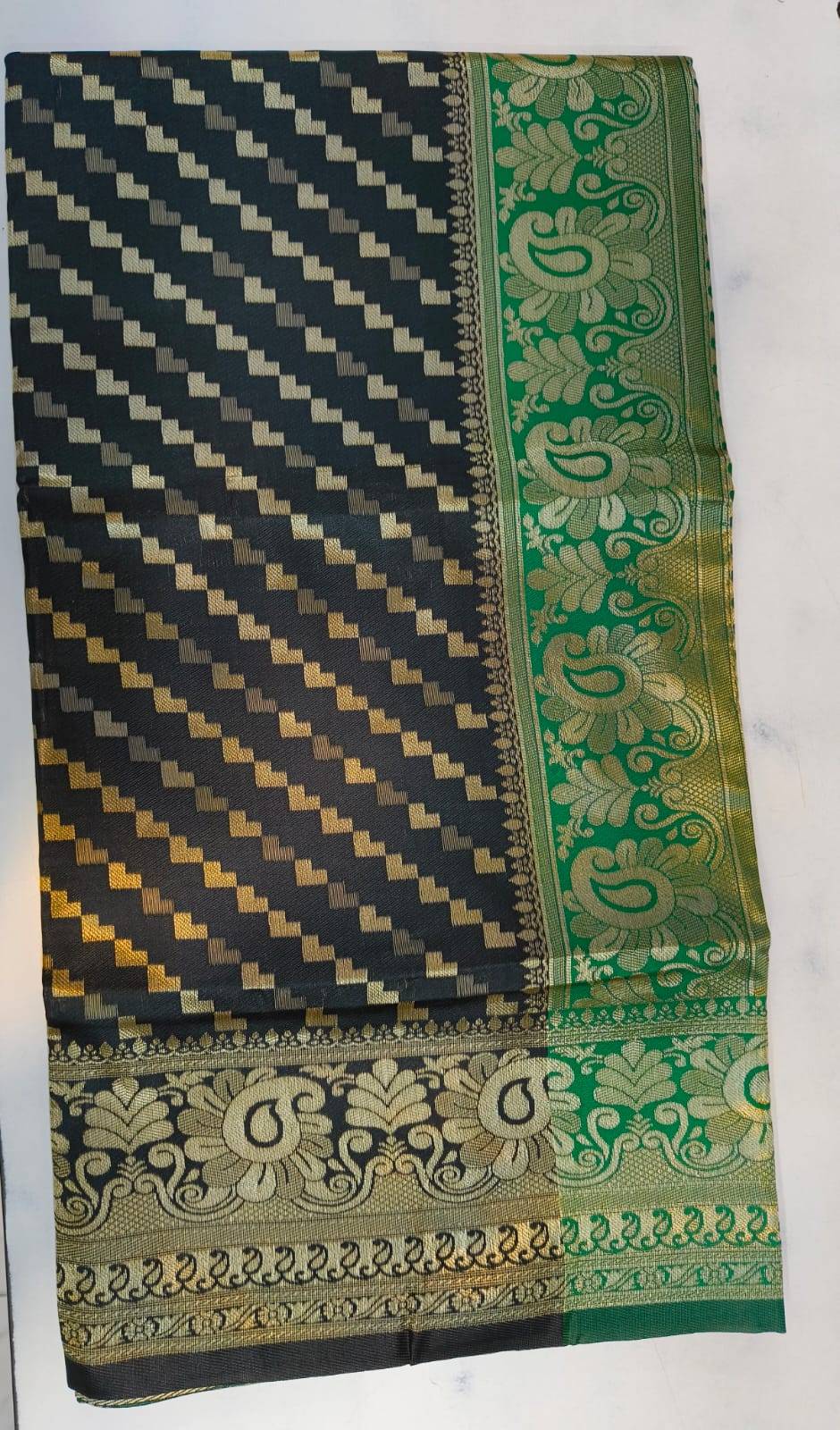 Sarees: Black Kathpadar Saree in Jogeshwari East - Elevate Your Makar Sankranti Look-https://media.vyaparify.com/vcards/products/468716/product_1766739515_694e4e3b617aa.png Image