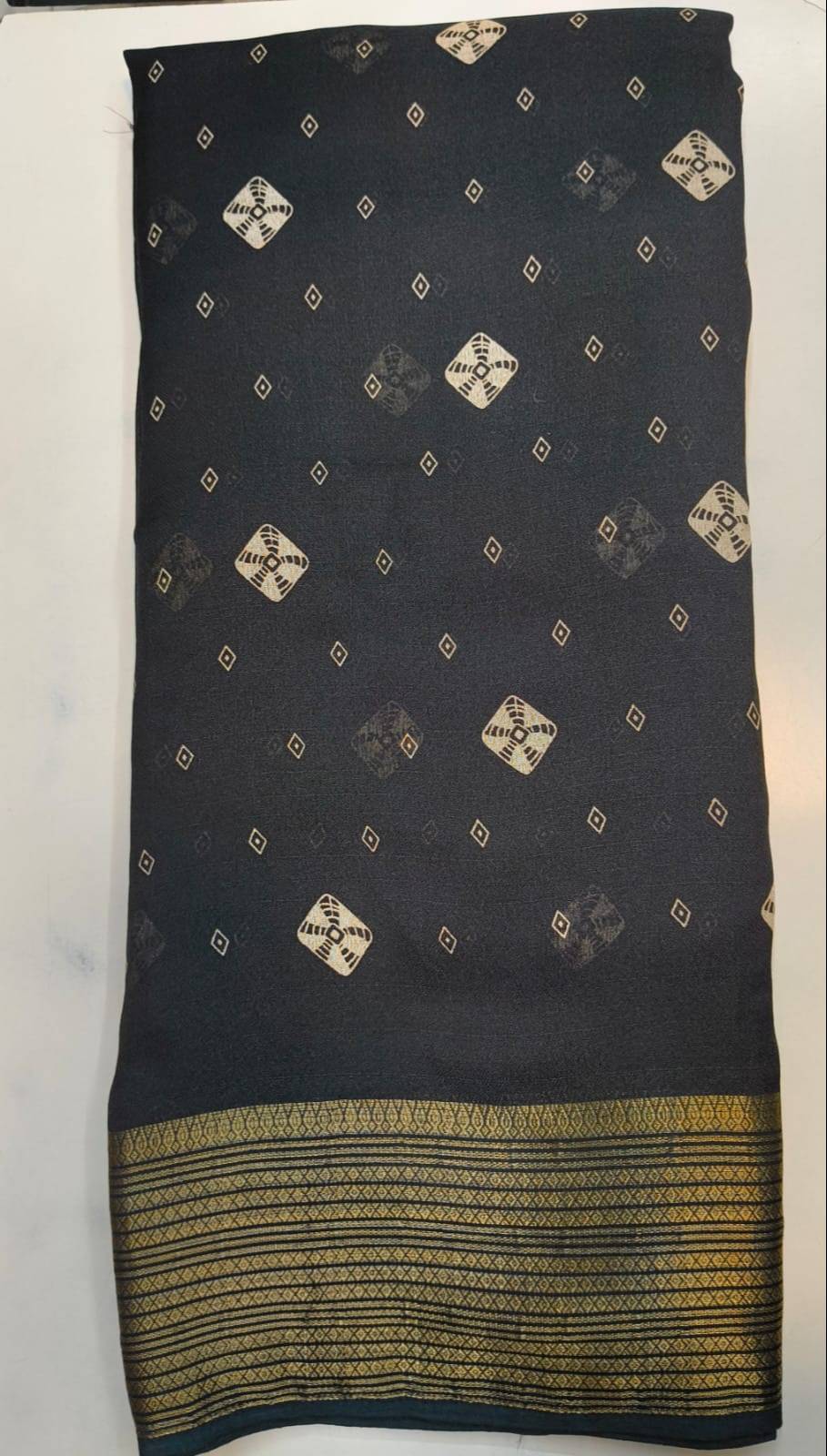 Saree Red Chilli Black Saree in Mumbai - Elevate Your Makar Sankranti Look-https://media.vyaparify.com/vcards/products/468721/product_1766739677_694e4eddee5ad.png Image