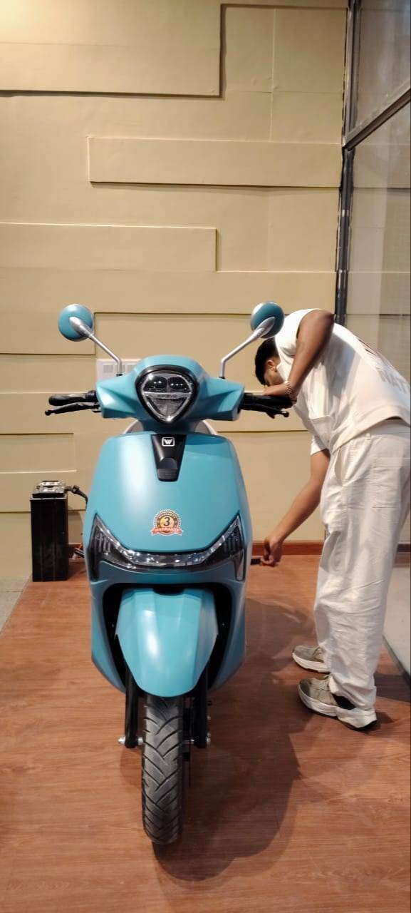 Nova S Electric Scooter in Lalgola - Low Speed for Easy City Commutes-https://media.vyaparify.com/vcards/products/468907/product_1766746635_694e6a0bc77b3.png Image