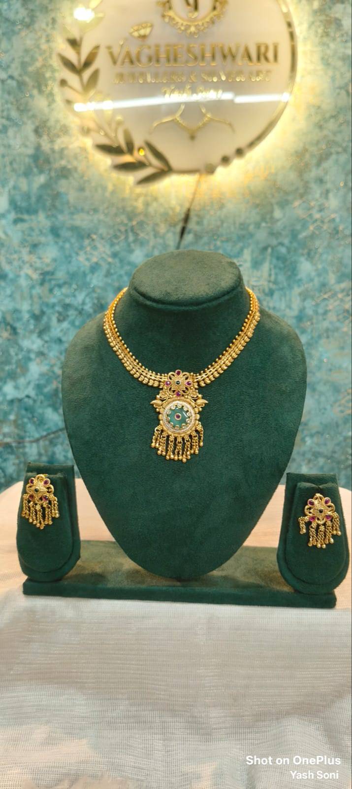  Vagheshwari Jeweller and Silver Art Traditional Gold Necklace Set with Earrings in Banswara Rajasthan - Elegant Design YASH SONI Vagheshwari  Jeweller And  Silver Art Near By Old State Bank Of India Partapur Tehsil Garhi Banswara Rajasthan