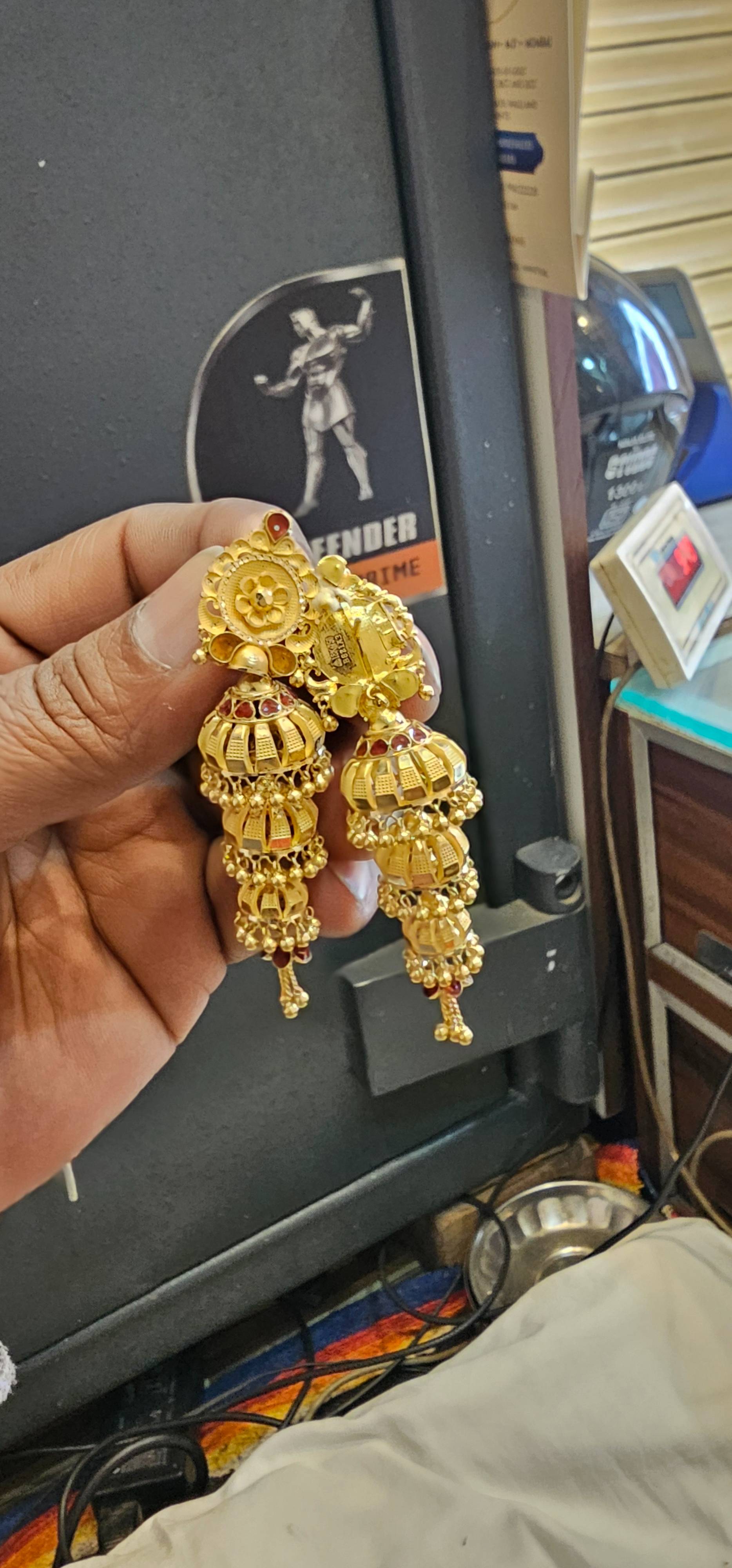 Keshav Jawellers Earing Jhumka in Mahangi Lal Gali - Elevate Your Style-https://media.vyaparify.com/vcards/products/470718/product_1767075905_69537041aadc4.png Image