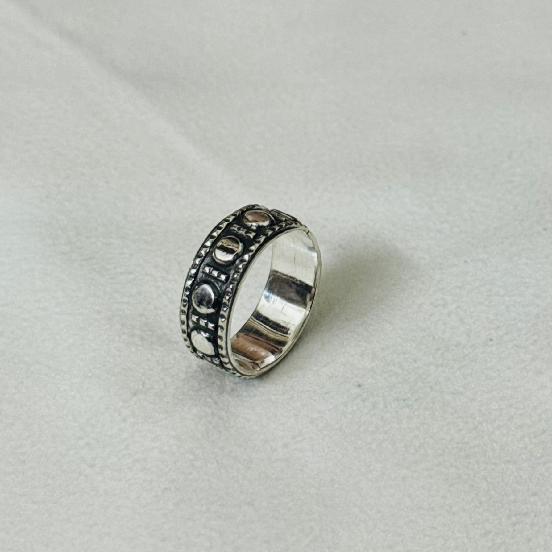 Antique Silver Band Ring in Jaipur - Intricate Detailing-https://media.vyaparify.com/vcards/products/474009/product_1767348229_69579805847e9.png Image