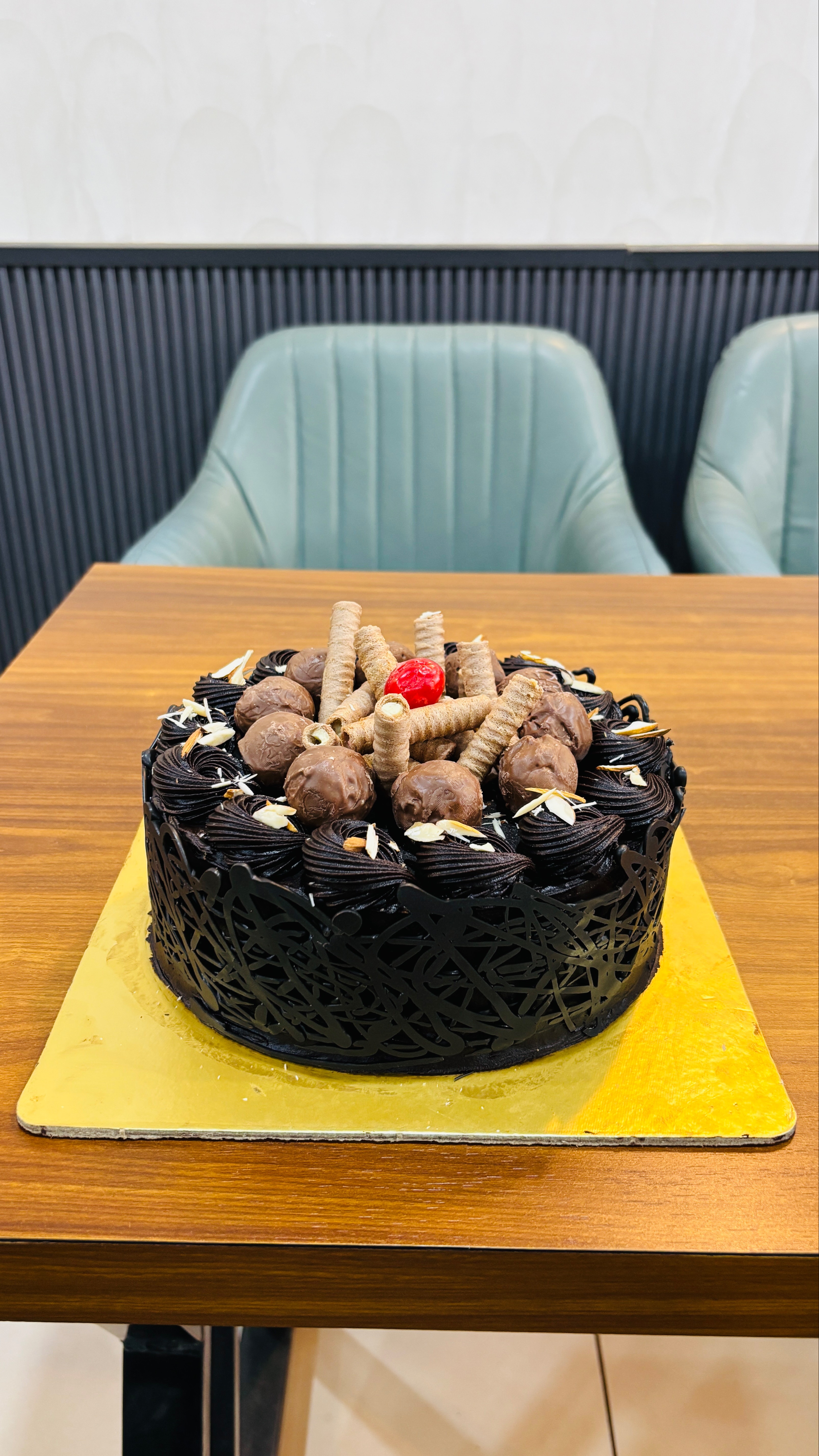 Cake in Kathgarh with Best Quality and Taste-https://media.vyaparify.com/vcards/products/475159/product_1767428343_6958d0f777777.png Image