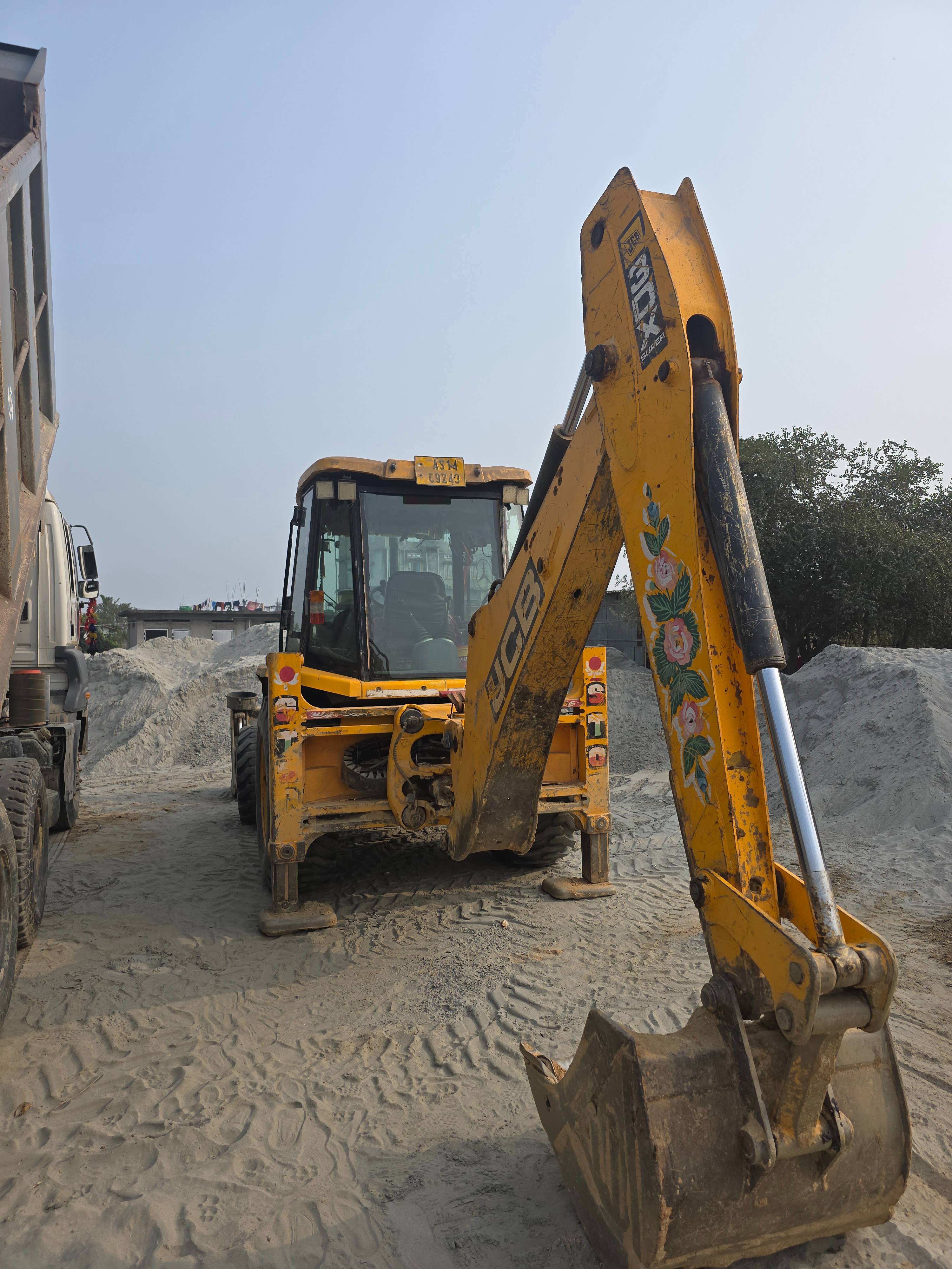 JCB DIGING Excavator in Vill Sila Pochangsari - Efficient Sand Transport-https://media.vyaparify.com/vcards/products/475803/product_1767514592_695a21e059274.png Image