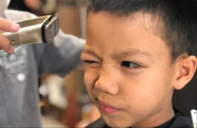 Electric Hair Clipper for Kids in Kolimigundla - Quiet Motor-https://media.vyaparify.com/vcards/products/477448/product_1767682621_695cb23d51759.png Image