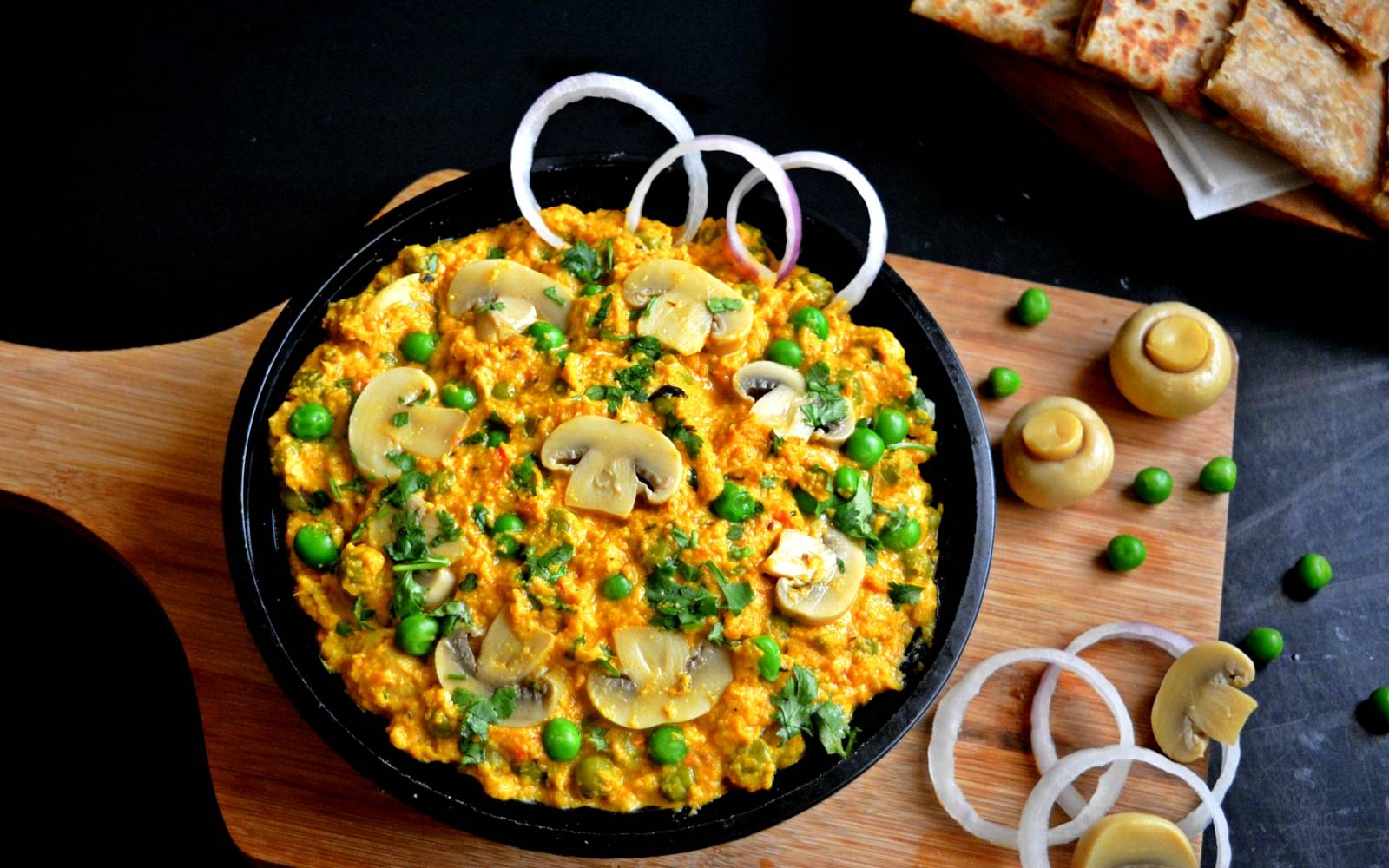 Curry: Mushroom Peas Curry in Kolkata Creamy Delight-https://media.vyaparify.com/vcards/products/477940/product_1767691833_695cd63953547.png Image