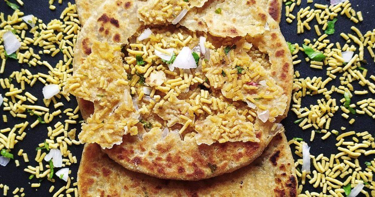 Indian Cuisine: Spicy Sev Paratha in Kolkata - Flavorful Delight-https://media.vyaparify.com/vcards/products/477948/product_1767692038_695cd7068ed39.png Image