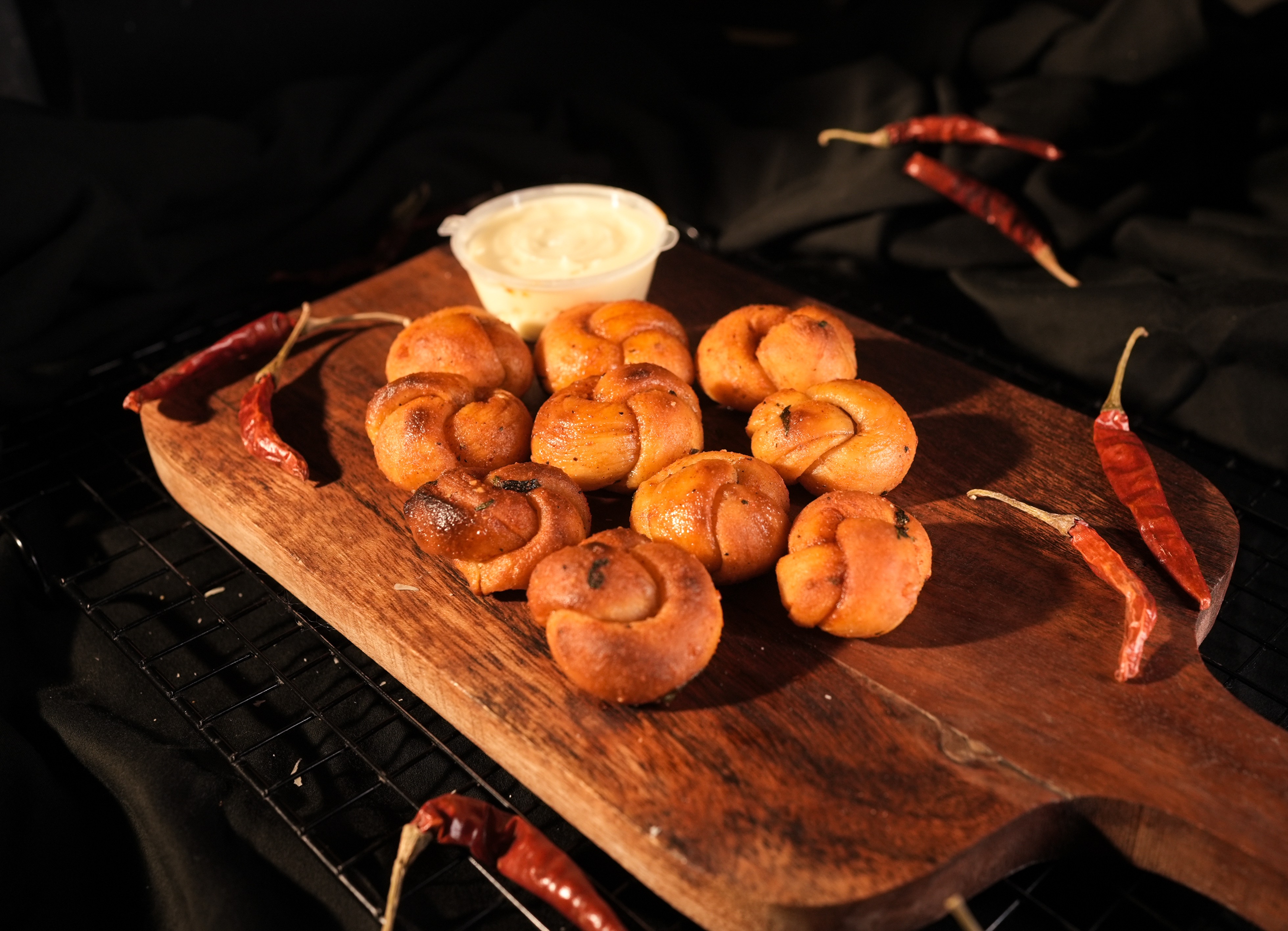 Garlic Knots in Kailash Vihar: Spicy Peri Peri Twist-https://media.vyaparify.com/vcards/products/478077/product_1767694207_695cdf7fac5a9.png Image