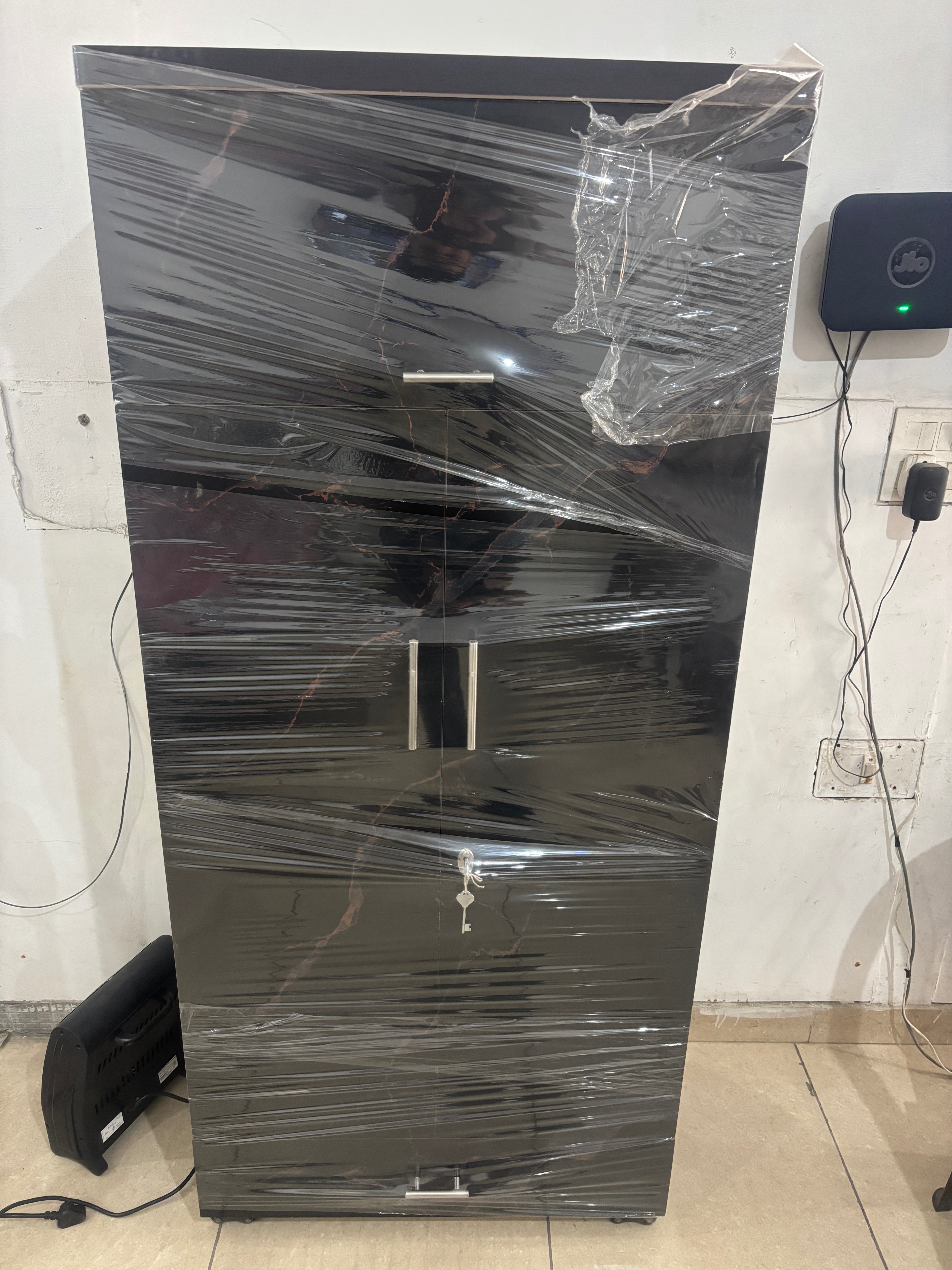 Alamari Wardrobe in Muktsar: Spacious and Stylish Storage Solution-https://media.vyaparify.com/vcards/products/479407/product_1767780913_695e3231b269a.png Image