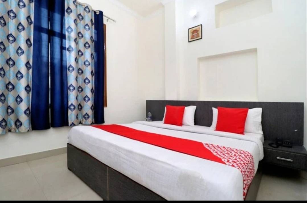 Hotel Room in Amritsar: Comfortable Stay near Golden Temple-https://media.vyaparify.com/vcards/products/481325/product_1767937371_6960955be44fe.png Image