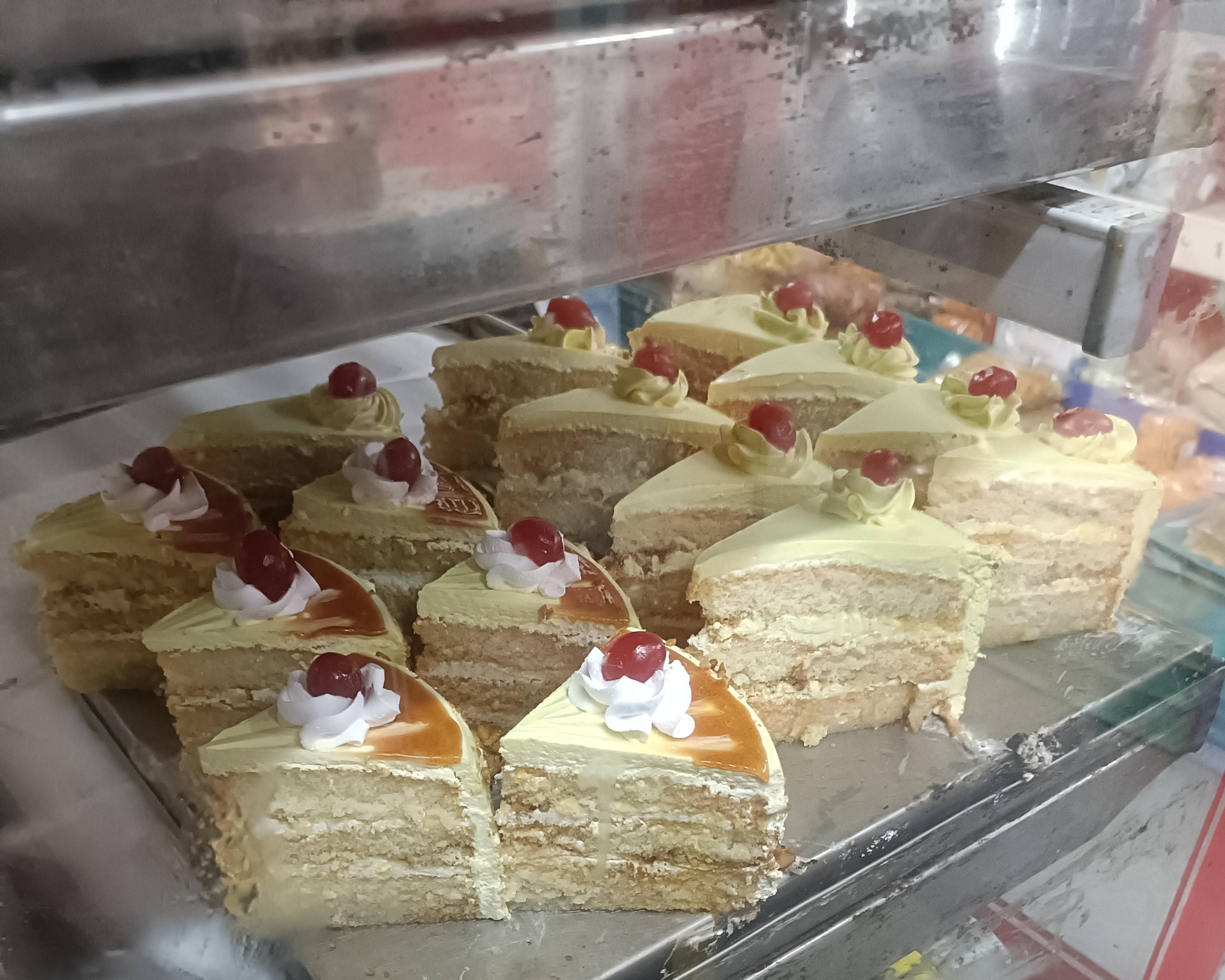 Bakery/Eggless Mixed Fruit Pastry in Hyderabad - Creamy Layers-https://media.vyaparify.com/vcards/products/481348/product_1767937960_696097a845367.png Image