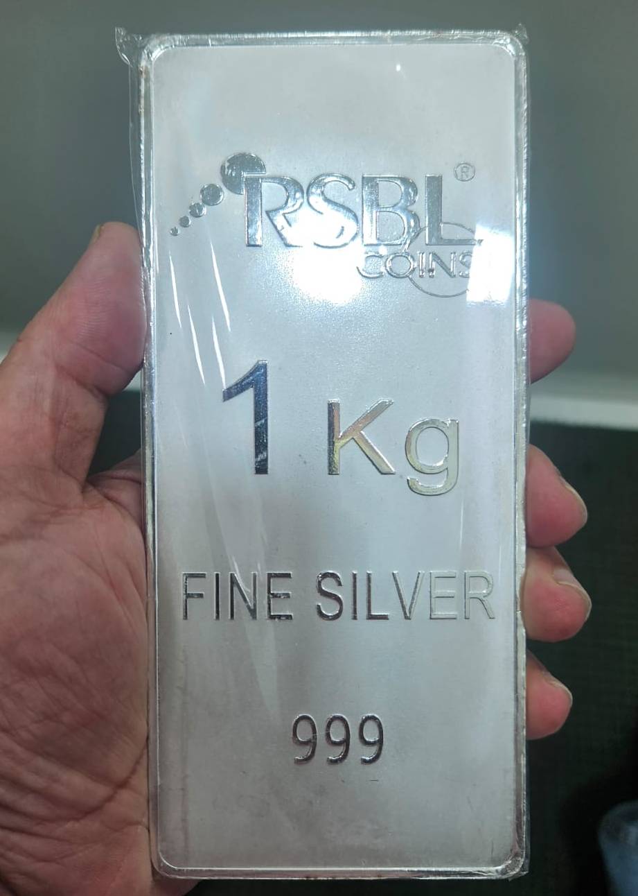 Silver Bar in Andheri West Mumbai for Secure Investment-https://media.vyaparify.com/vcards/products/481950/product_1767947958_6960beb68740f.png Image