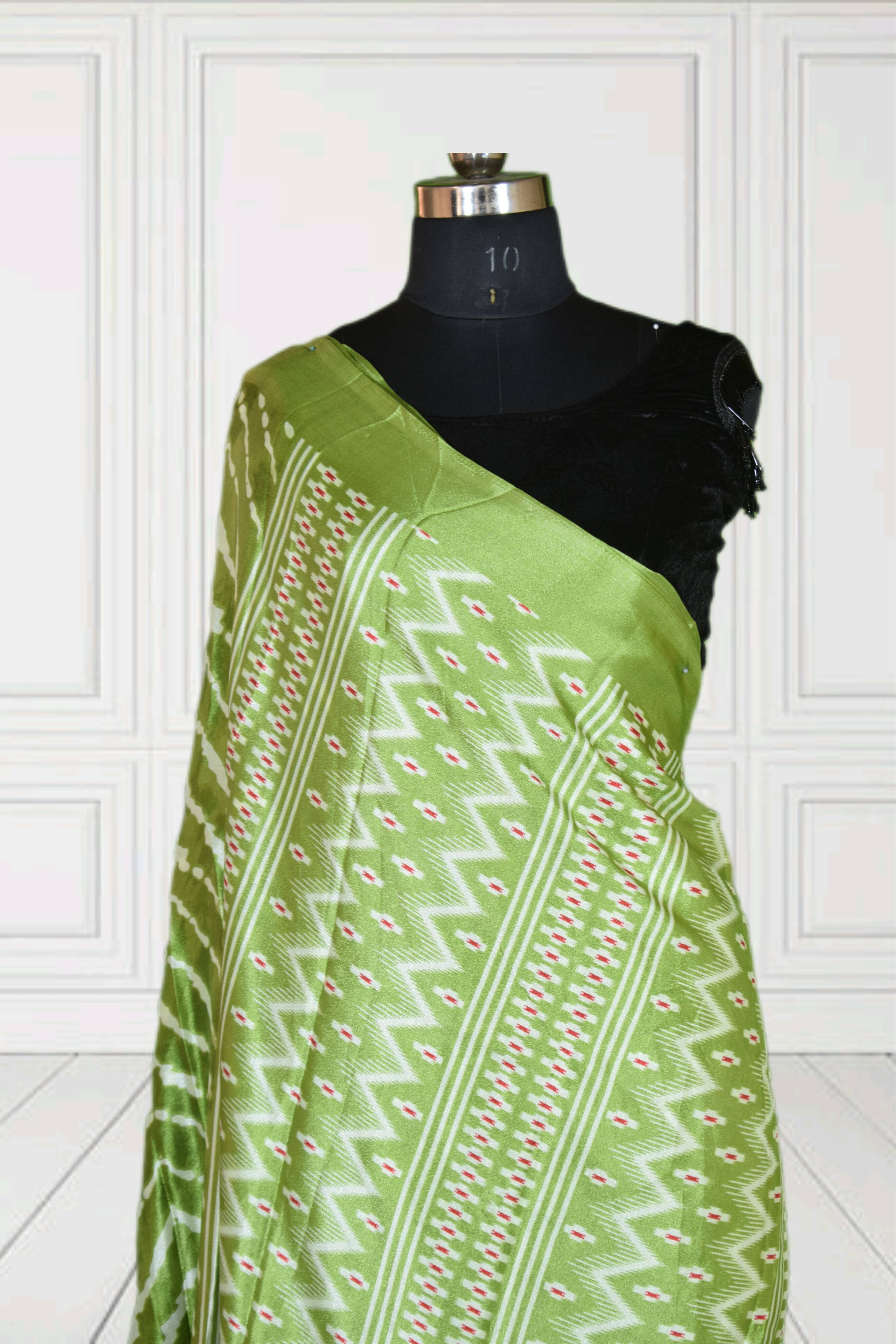 Moss silk saree laheriya /abstract wave print-https://media.vyaparify.com/vcards/products/482788/product_1768028305_6961f891990dd.png Image