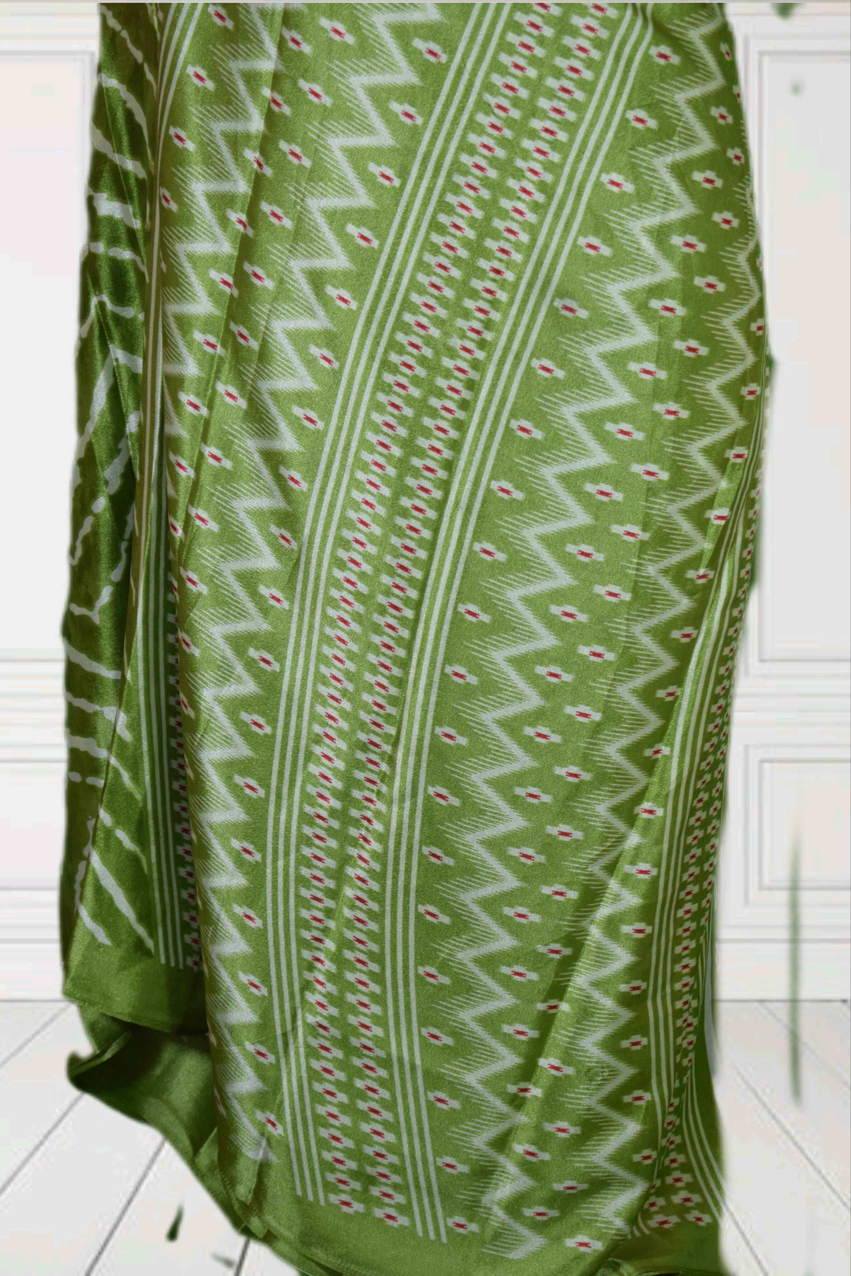 Moss silk saree laheriya /abstract wave print-https://media.vyaparify.com/vcards/products/482789/product_1768028305_6961f891ad939.png Image