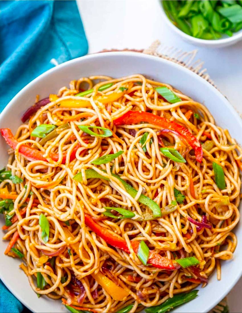 Vegetable Hakka Noodles-https://media.vyaparify.com/vcards/products/482800/product_1768029804_6961fe6c0581d.png Image