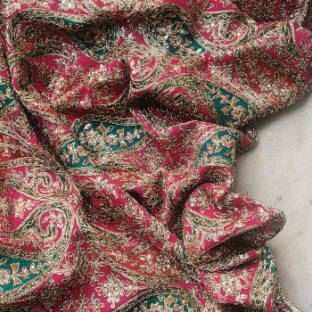 Pakistani Dupatta Suit Sets Pink-https://media.vyaparify.com/vcards/products/482982/product_1768072249_6962a4398b020.png Image