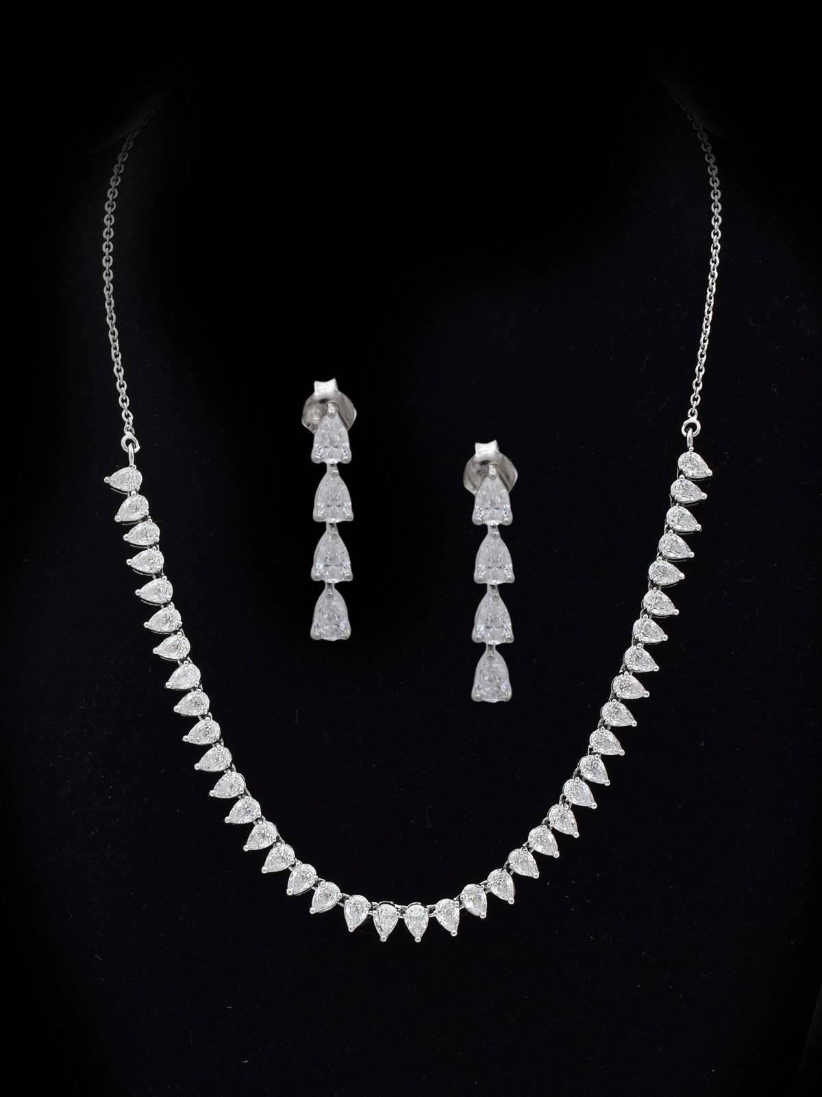 Crystal Jewelry Set in Muzaffarnagar: Elevate Your Style with Elegance-https://media.vyaparify.com/vcards/products/484038/product_1768223114_6964f18ac4ff7.png Image