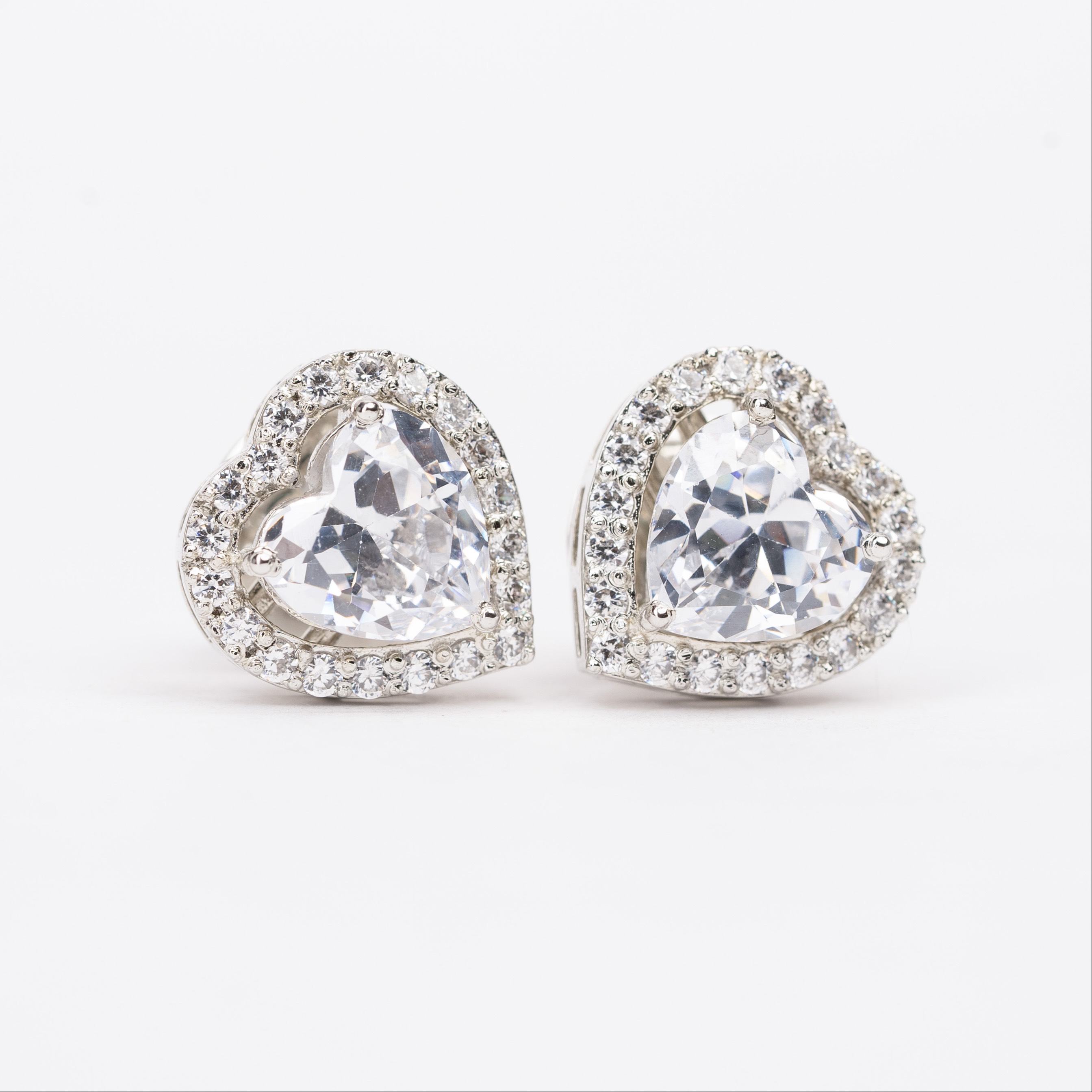 Elegant Heart Earring in Salt Lake City - Timeless Fashion Accessory-https://media.vyaparify.com/vcards/products/487026/product_1768465191_6968a327e80f5.png Image